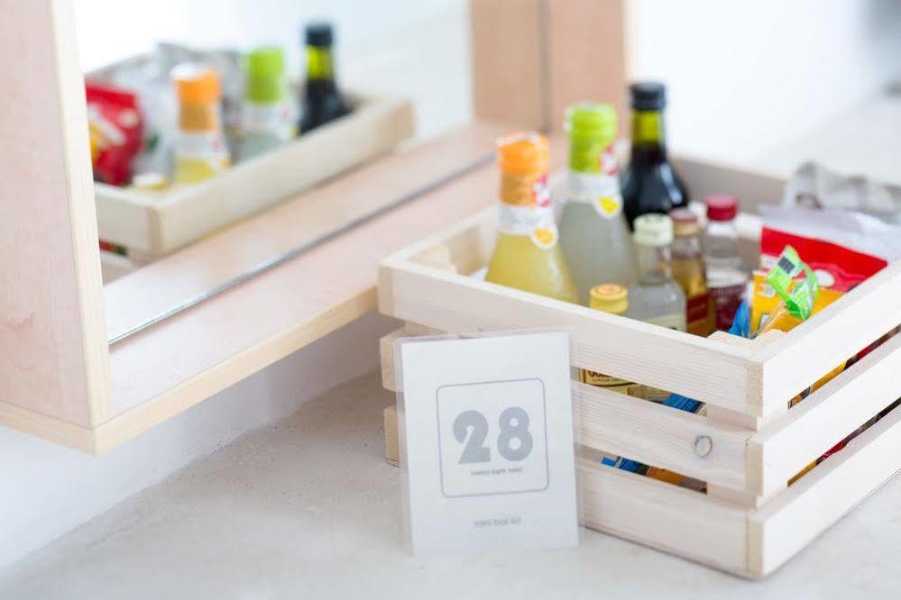 Hotel 28 Kamari  Ngoại thất bức ảnh